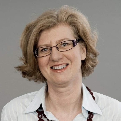 MEET THE DESIGNERS | YVONNE BEALE